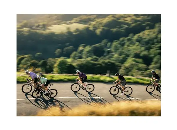 Focus IZALCO MAX 9.0 Rennrad Silber glänzend / Dunkel Silber glänzend