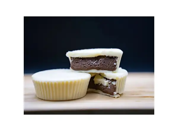 Passion Protein Schokoladenkissen Schokoladenkomat in weißer Schokolade 50g