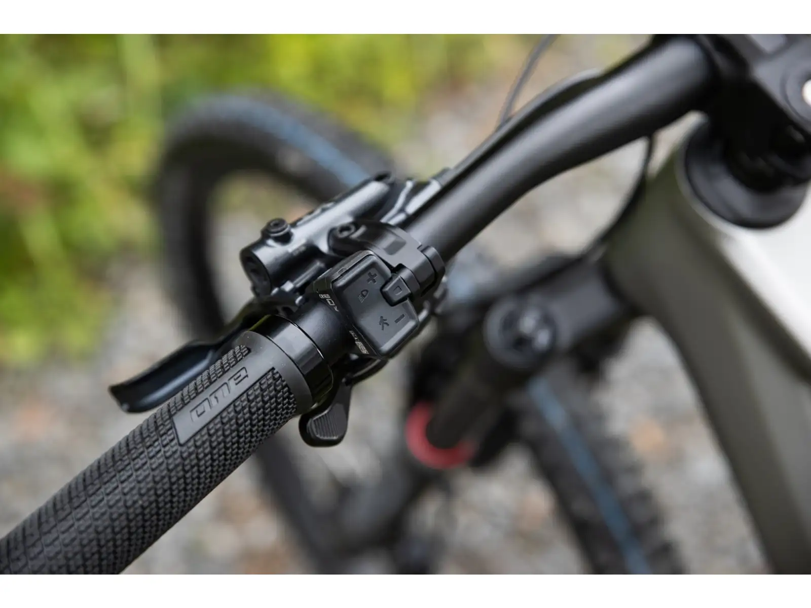Superior iXF 9.7 vollgefedertes E-Bike Gloss Chrome / Matte