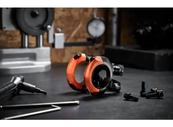 E-13 Plus 35 Vorbau 40 mm Schwarz/Orange