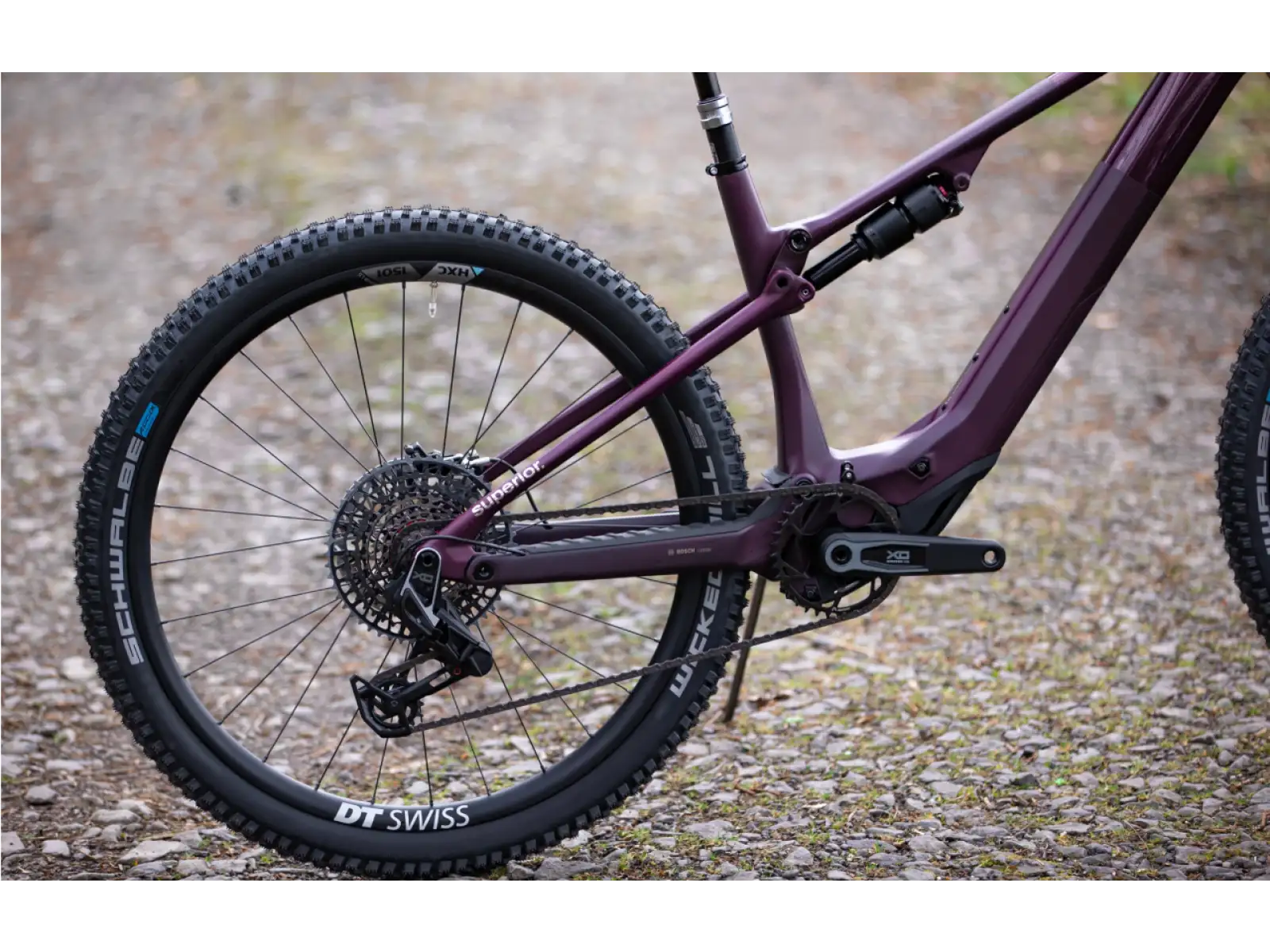 Superior iXF 9.8 Elektro-Mountainbike in mattem Beeren-Carbon