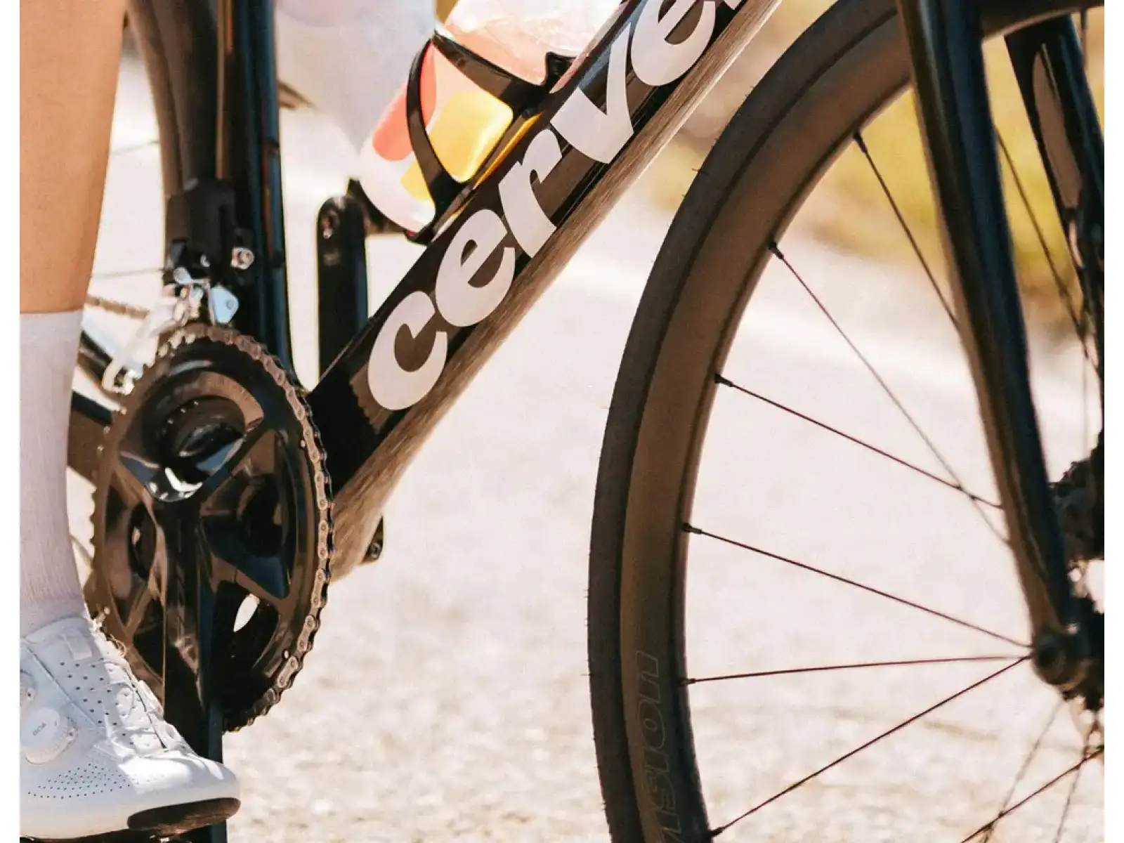 Cervélo Caledonia 105 Di2 Rennrad Black