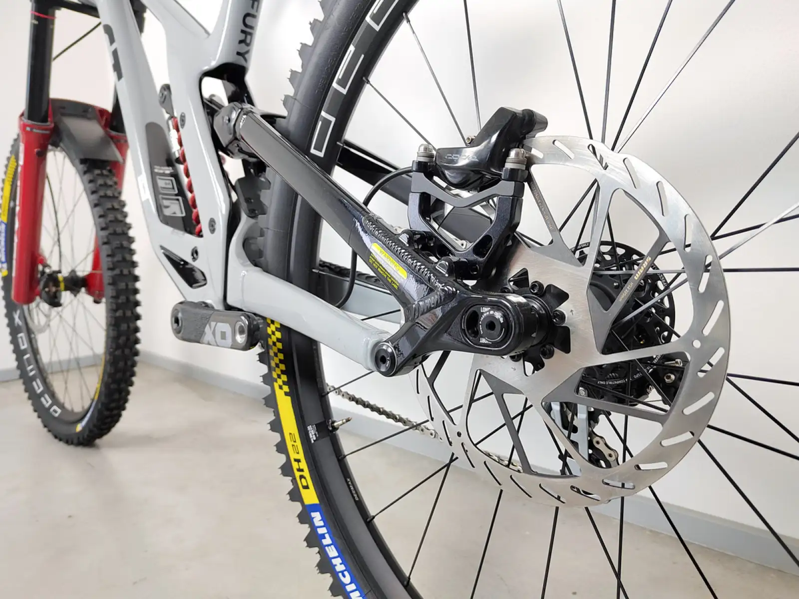 GT Fury Custom Downhill-Bike Größe M.