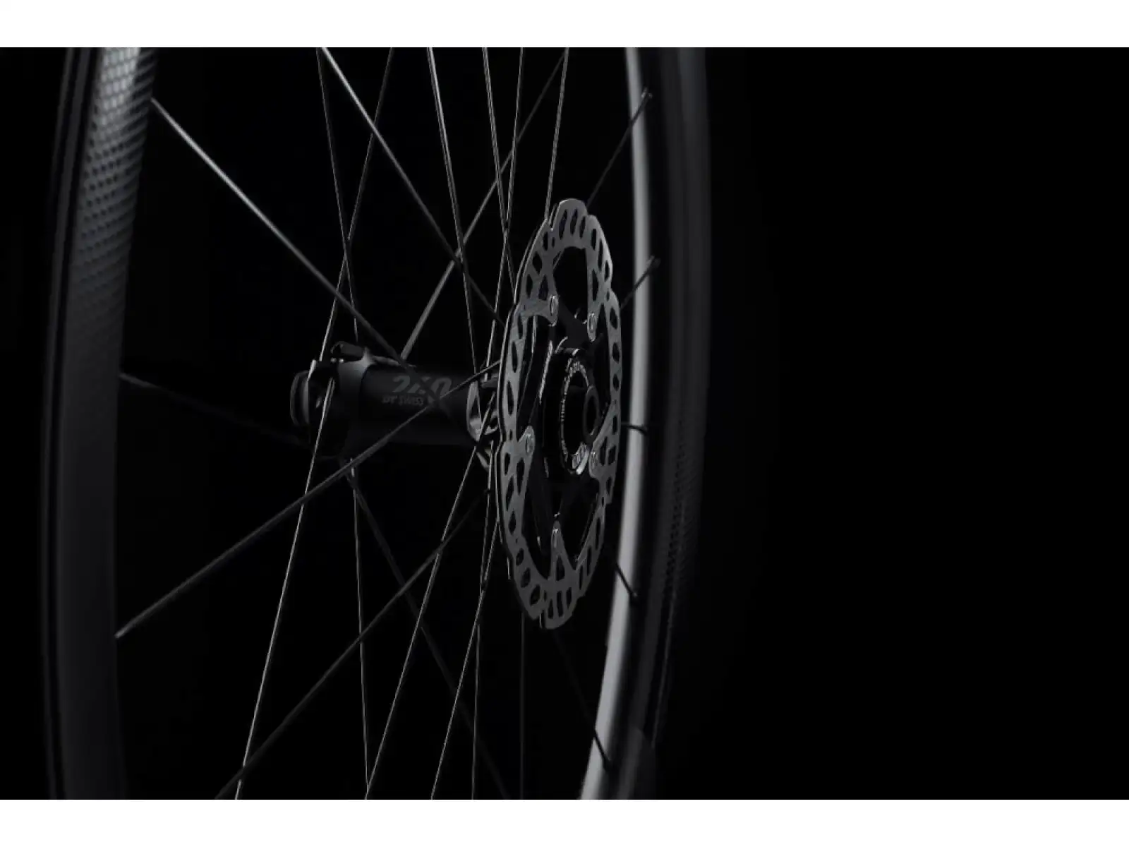 FFWD RYOT77 DT240 2:1 EXP Straßenrad Laufräder Drahtreifen Mattschwarz Nuss Sram XDR