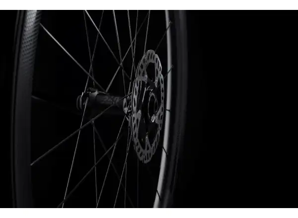 FFWD RYOT77 DT240 2:1 EXP Straßenrad Laufräder Drahtreifen Mattschwarz Nuss Sram XDR