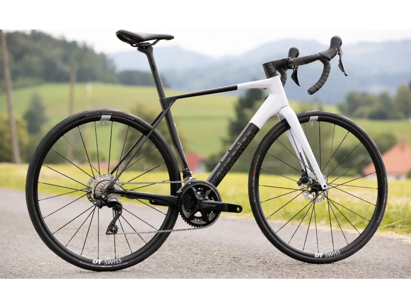 Superior X-Road 9.3 GF Rennrad matte Carbon/Weiß.