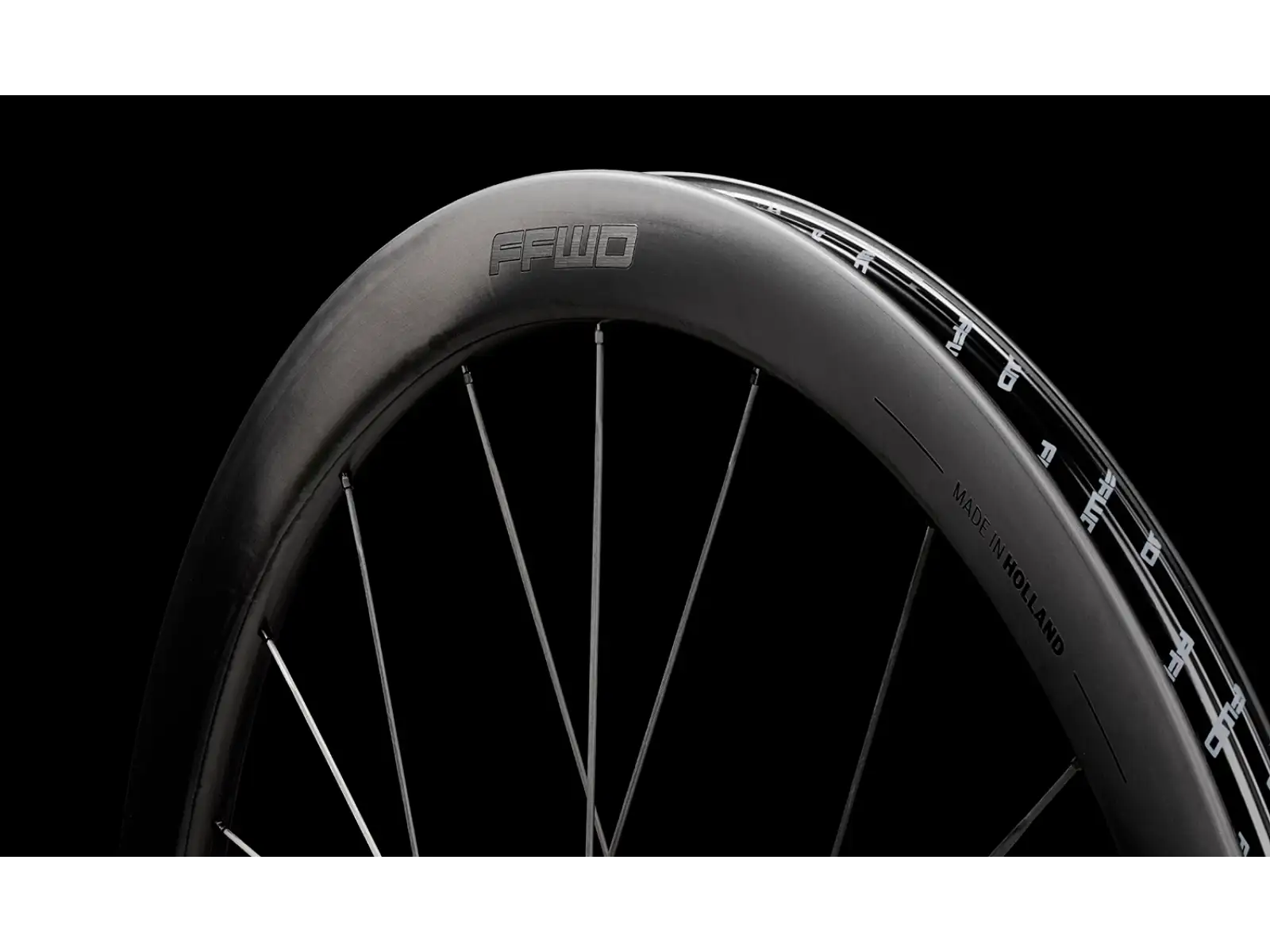 FFWD RAW CS 44 Straßenräder Matt Schwarz