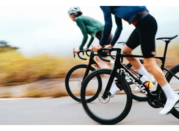 Cervélo Caledonia 5 Rival AXS Rennrad Five Black