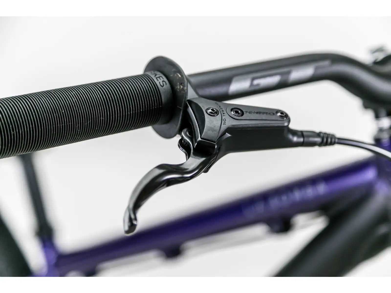 GT La Bomba Pro Dirtbike